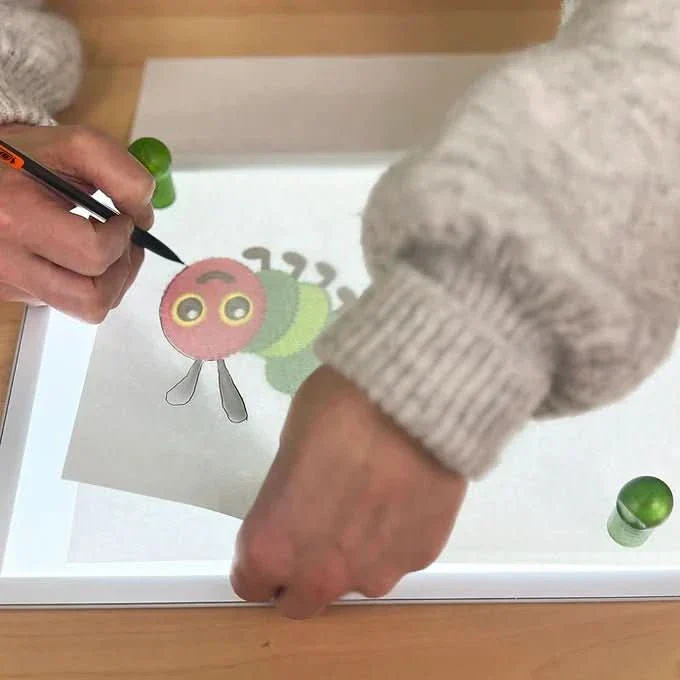 CUTTERPILLAR GLOW MINI LIGHTBOARD - Image 6