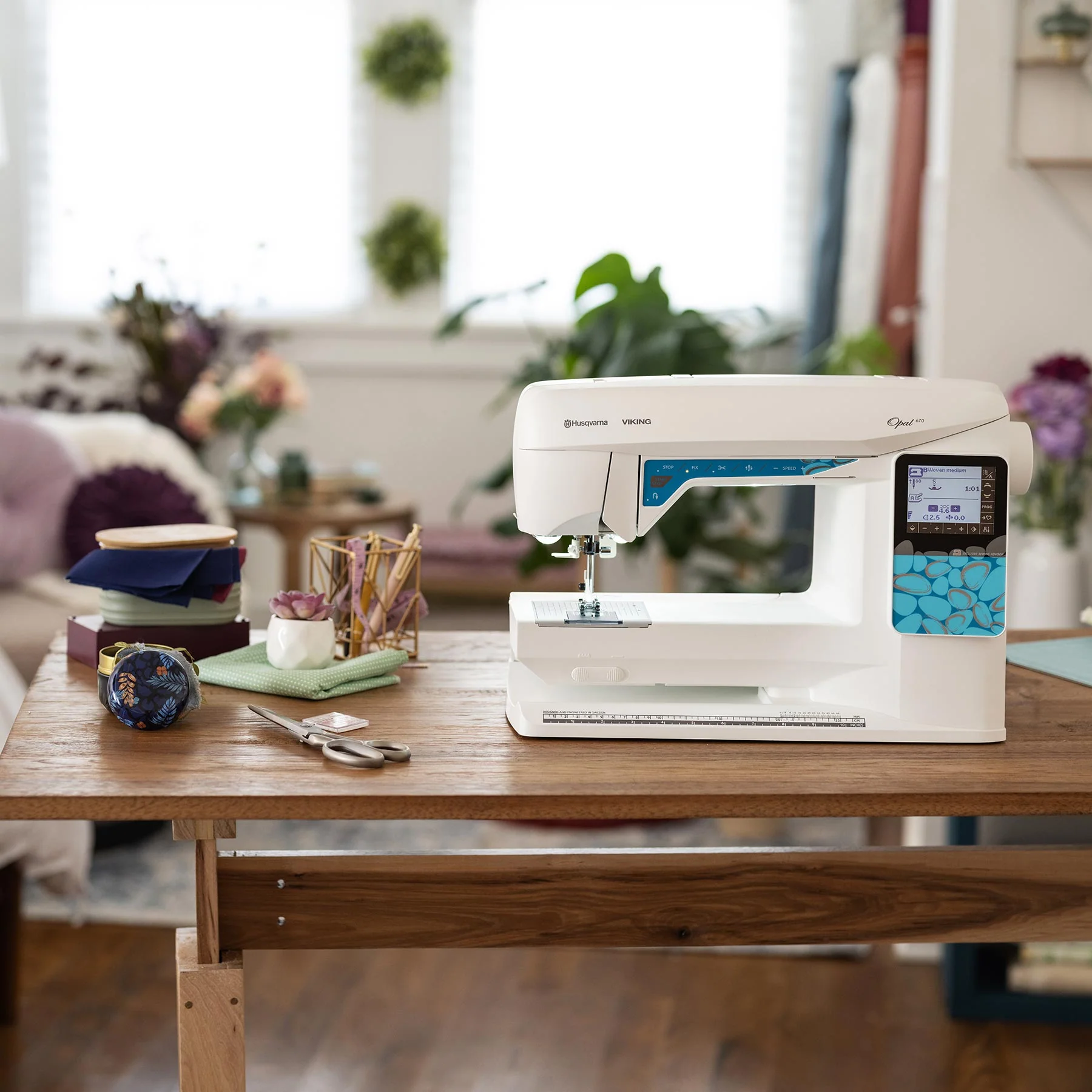 HUSQVARNA® VIKING® OPAL™ 670 Sewing Machine - Image 13